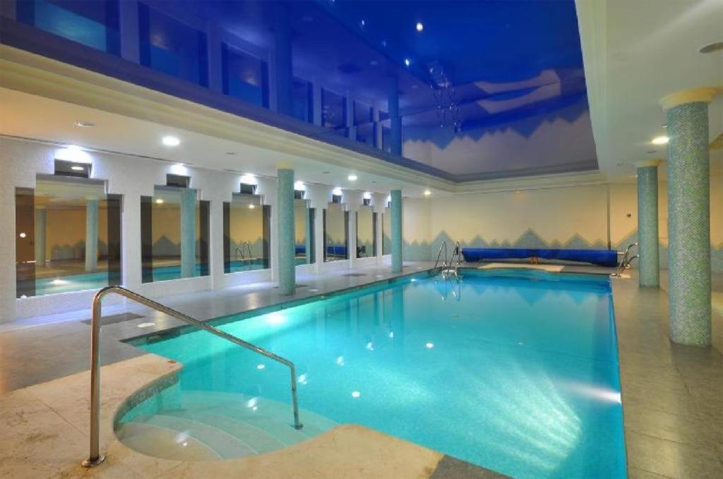 Apt With Heated Pool & Excellent Location - Todoholiday Apartment Benalmadena Exterior photo