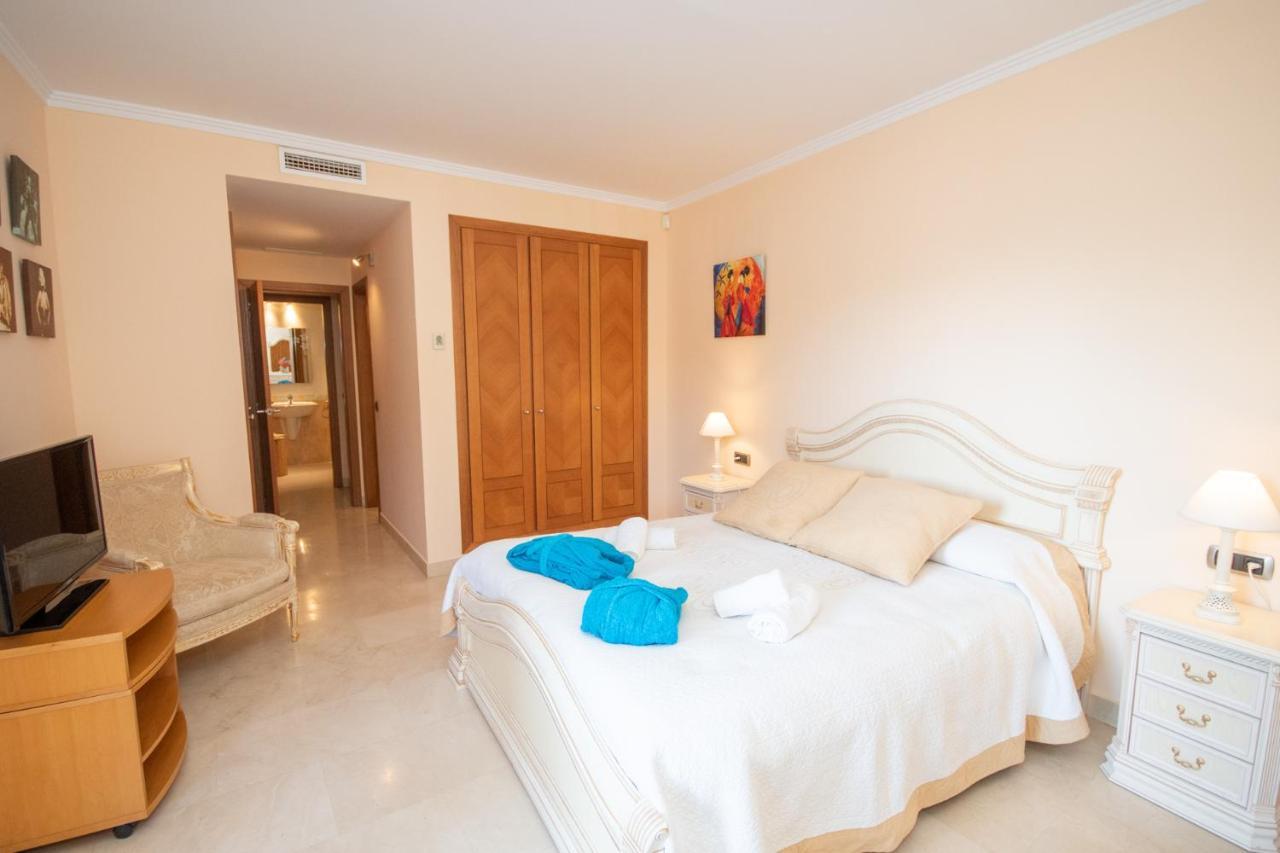 Apt With Heated Pool & Excellent Location - Todoholiday Apartment Benalmadena Exterior photo